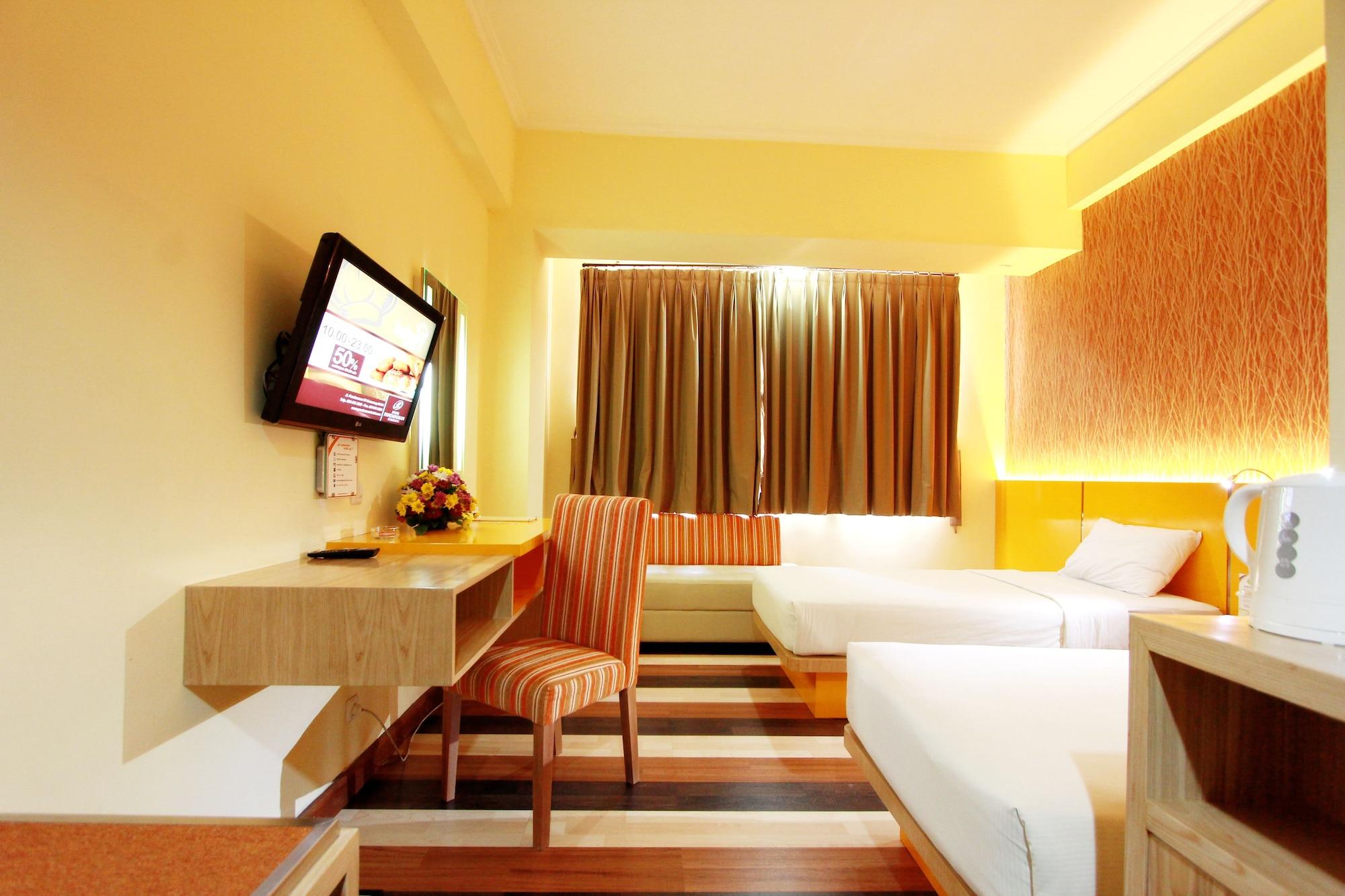 Pandanaran Hotel Semarang Exterior photo