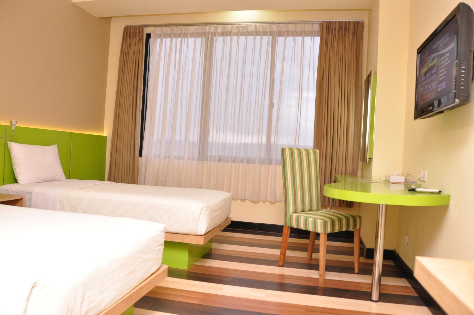 Pandanaran Hotel Semarang Exterior photo