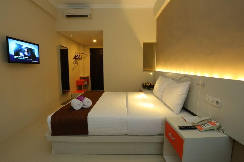 Pandanaran Hotel Semarang Exterior photo
