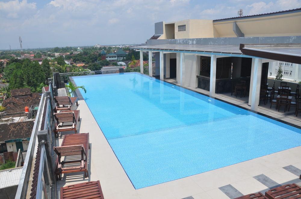 Pandanaran Hotel Semarang Exterior photo