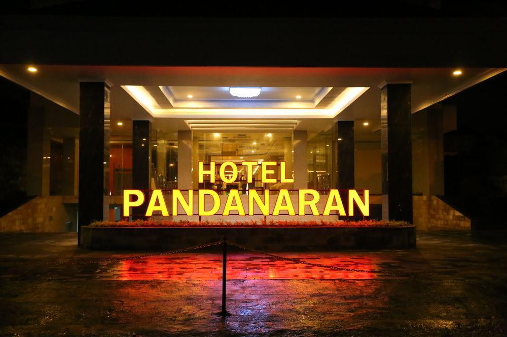 Pandanaran Hotel Semarang Exterior photo