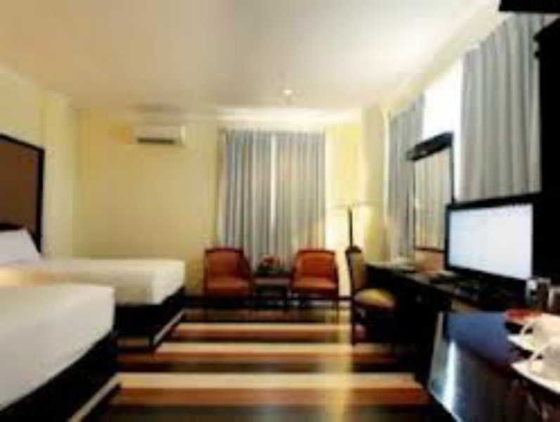 Pandanaran Hotel Semarang Exterior photo