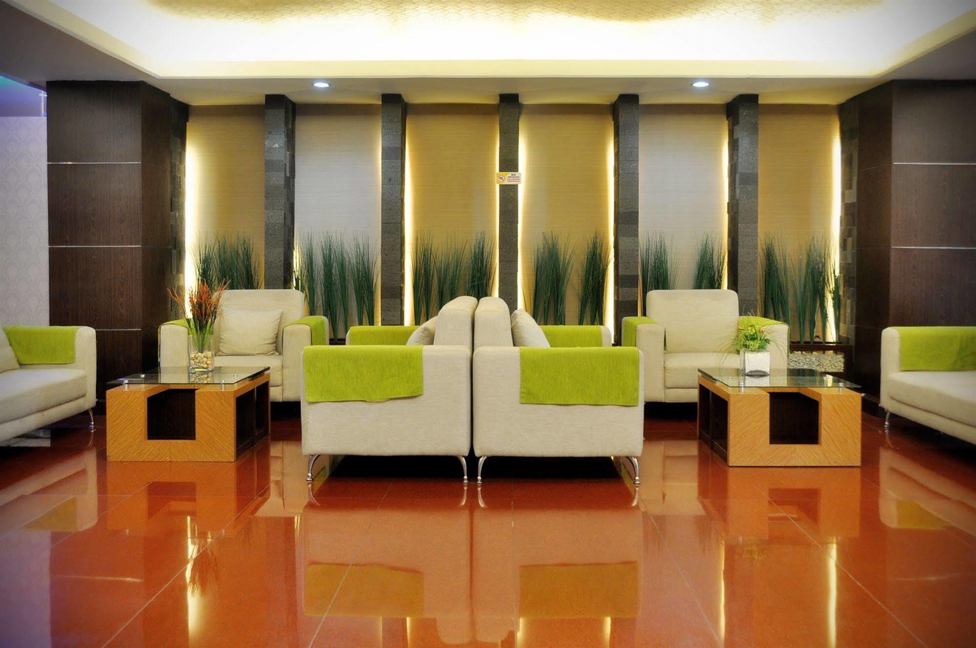 Pandanaran Hotel Semarang Exterior photo