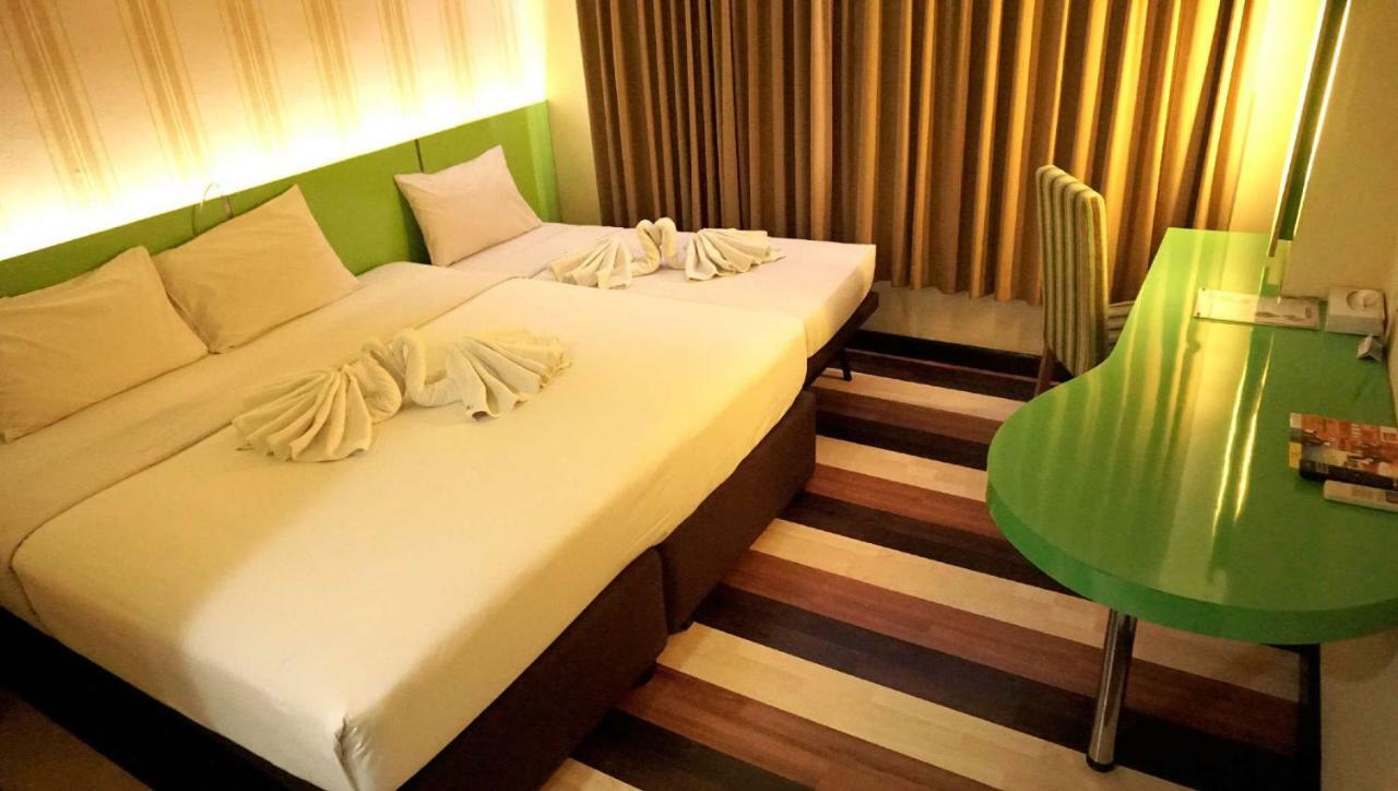 Pandanaran Hotel Semarang Exterior photo