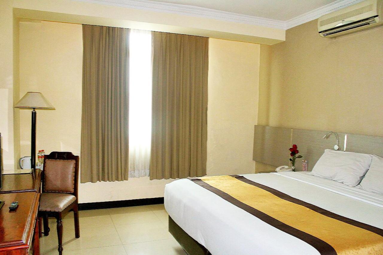 Pandanaran Hotel Semarang Exterior photo